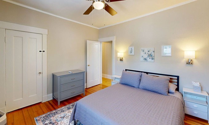 Southbridge Apartment | Spacious 2 Bedroom 1 Bath apt