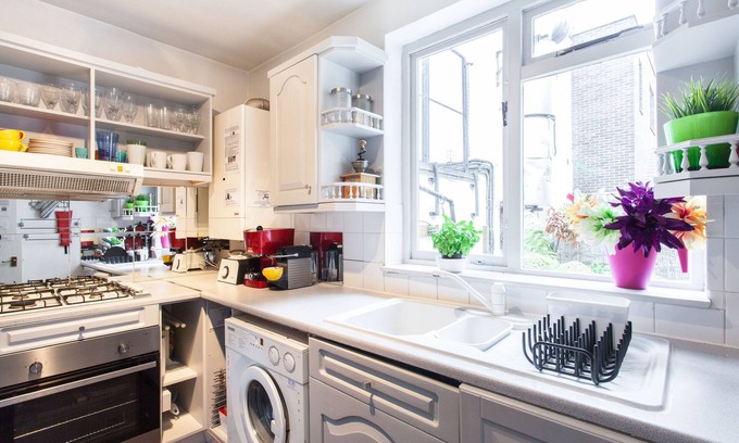 Islington Apartment | ★ Spacious 2 BEDROOMS & Terrace TOWN HALL Angel, Sleeps 5-7