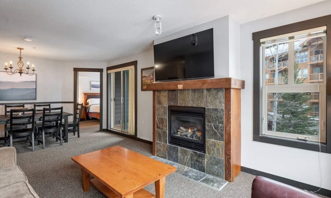 East Kootenay Condo | SPACIOUS 2-Br 2-Ba | Ski In/Out | Pools & Hot Tubs | In HEART of Panorama Resort