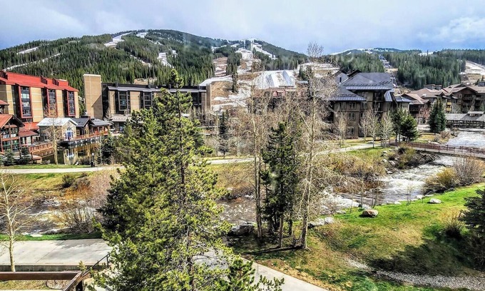 Copper Mountain Condo | Spacious 2 BR with great views, close to lifts.