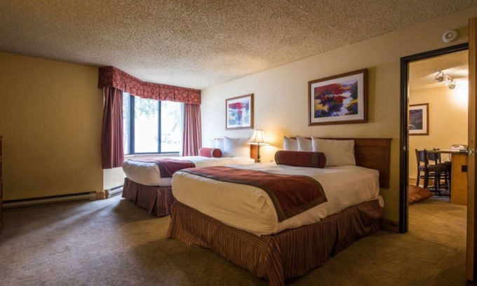 Crested Butte Condo | Spacious 2 Queen Condo, Pet-Friendly + Kitchenette