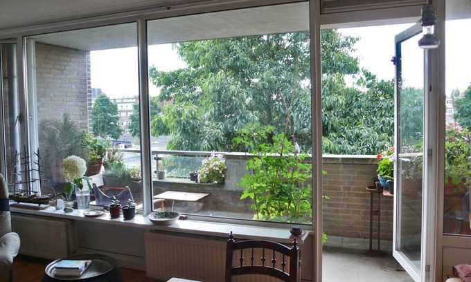 Eastern Docklands Apartment | Spacious 2 room apartment on the water in the center of Amsterdam.