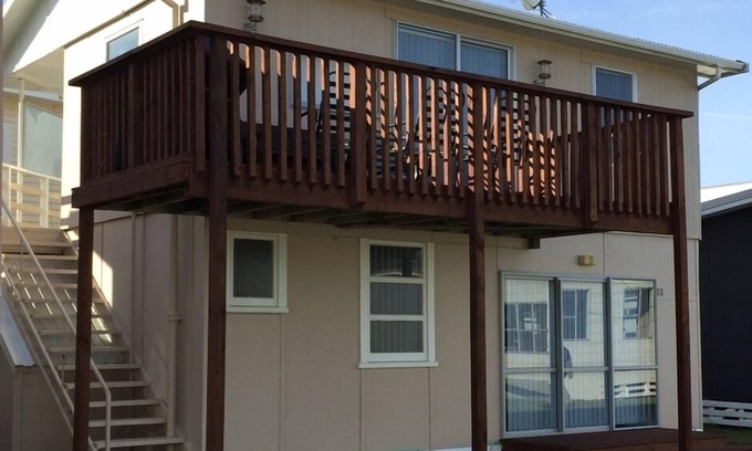 Urenui House | Spacious 2 storey Bach