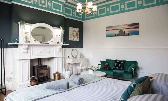 Manchester Villa | Spacious 220sqm House 10-min Dr City Ctr/Heaton