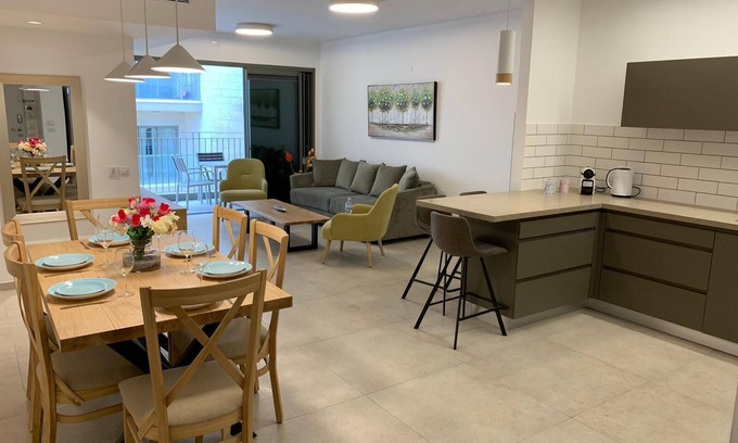 Jerusalem City Centre Apartment | Spacious 2bdrs, Fully Furnished, In heart of Jerusalem.