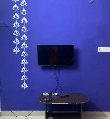 Velachery Apartment | Spacious 2BHK in Velachery, with aircons, equipped kitchen, car park, WiFi and other utilities