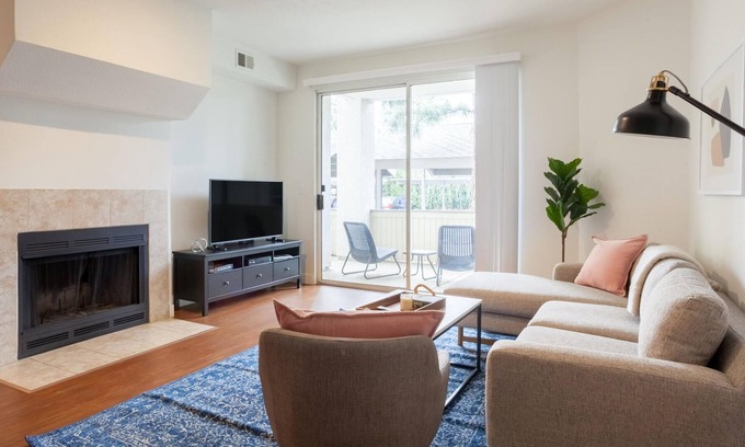 Pleasanton Apartment | Spacious 2BR Apartment in Pleasanton