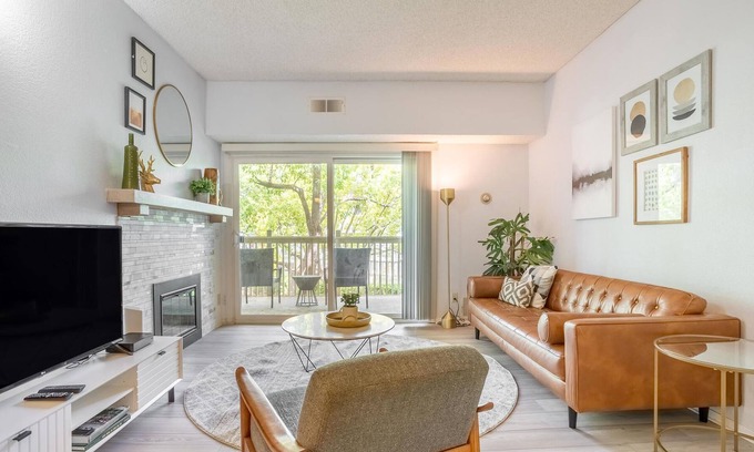 Fremont Apartment | Spacious 2BR Apartment in Fremont + Parking