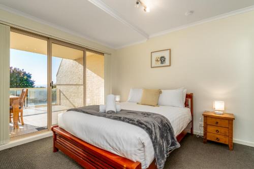 Narrabundah Apartment | Spacious 2BR APT Panoramic Views Central Location - Hosted by CanStay