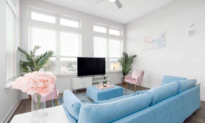 Indianapolis Apartment | Spacious 2BR Broadripple Village