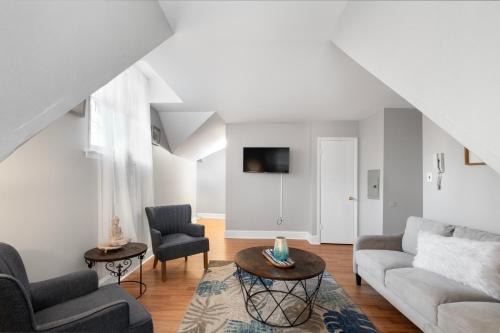 Powelton Village Apartment | Spacious 2br In Univ City