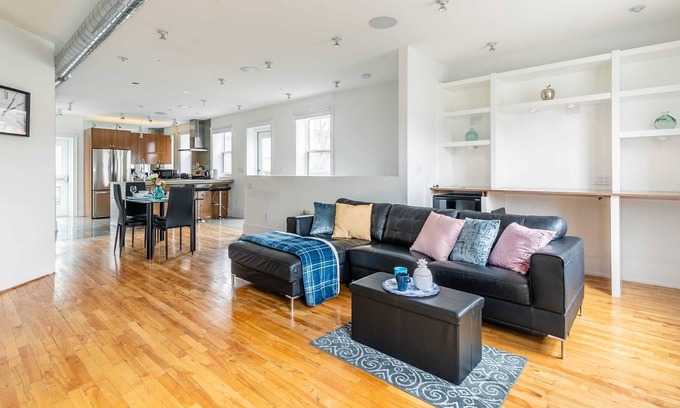Leslieville Apartment | Spacious 2BR Loft - King Bed - Leslieville