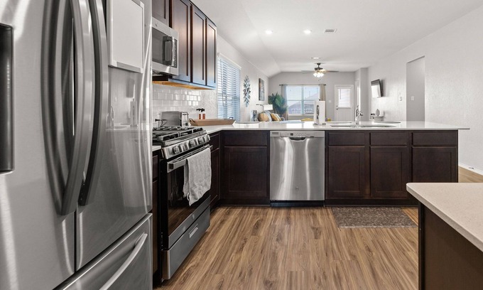 Hutto House | Spacious 3/2 Kalahari Waterpark