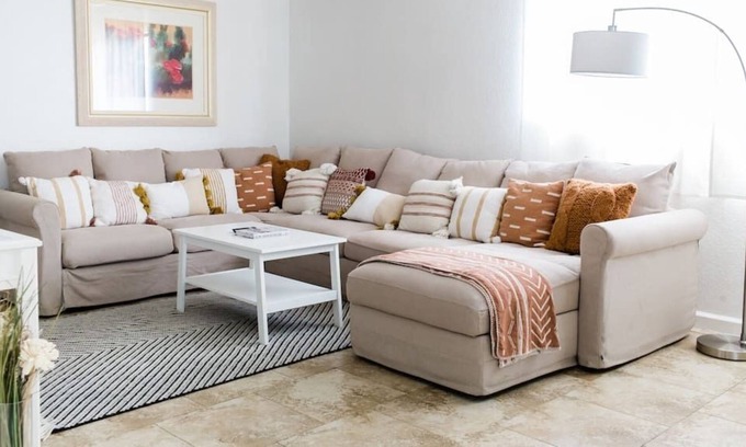 Gardena Apartment | Spacious 3 BD / Large Master BR with Ensuite Bath