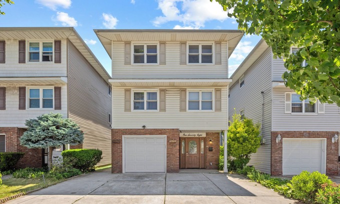 Constable Hook Apartment | Spacious 3 BDR | Near NYC, Cruise Port, Statue of Liberty | Free Parking