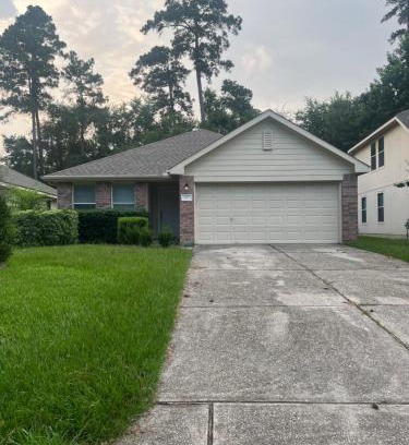 College Park House | Spacious 3 bed/2 bathroom House in Conroe, TX