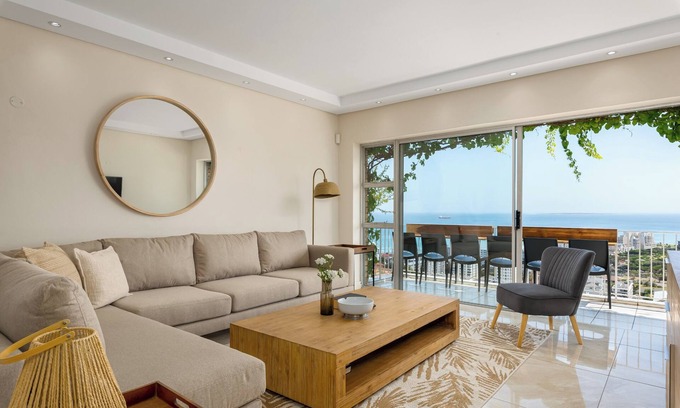 Three Anchor Bay Apartment | Spacious 3-Bed Apartment - Stunning Ocean Views