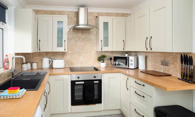 Washington House | Spacious - 3 Bed - Free Parking