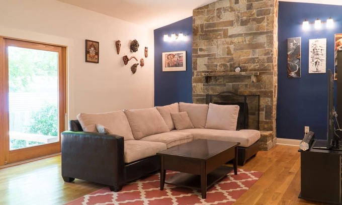 Riverside House | Spacious 3 bed home minutes from the best of ATX