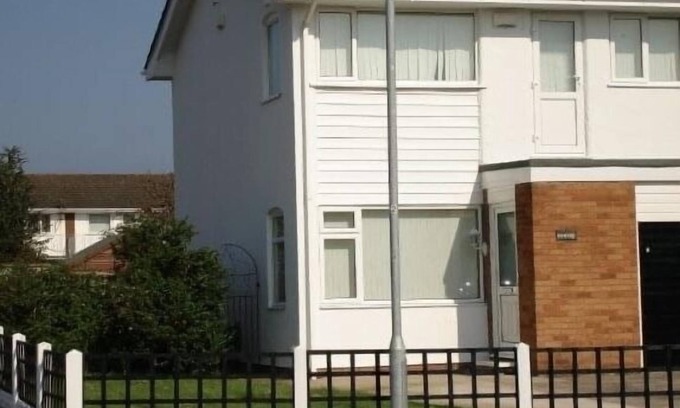 Penrhyn Bay House | Spacious 3 Bed House in Penrhyn Bay, Llandudno