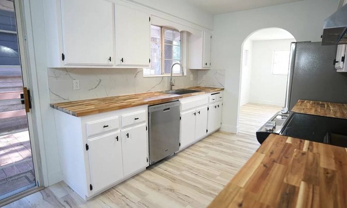 Bijou Park House | Spacious 3-Bedroom, 2-Bath Home in South Lake Tahoe with WiFi & Modern Comforts
