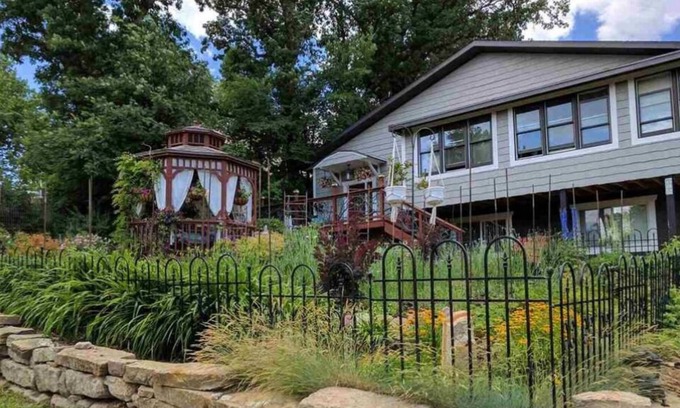 Whitewood Apartment | Spacious 3 Bedroom 2 Bathroom Apt. In the ❤ of the Black Hills