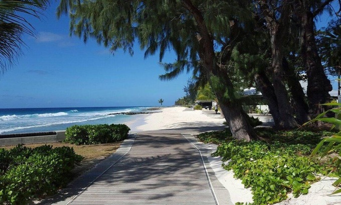 Hastings Apartment | Spacious 3-bedroom apartment within a beautiful oasis along the South Coast.