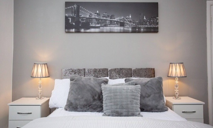 Gateshead Apartment | Spacious 3 bedroom apartment - Saltwell Park