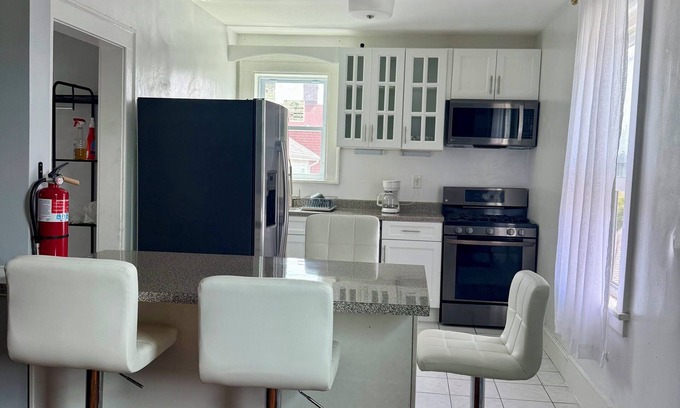 Belleville Apartment | Spacious 3-bedroom apartment