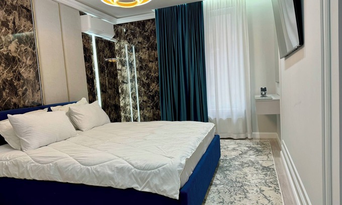 Riscani Apartment | Spacious 3-bedroom apartment with WiFi, AC in peaceful Chisinau
