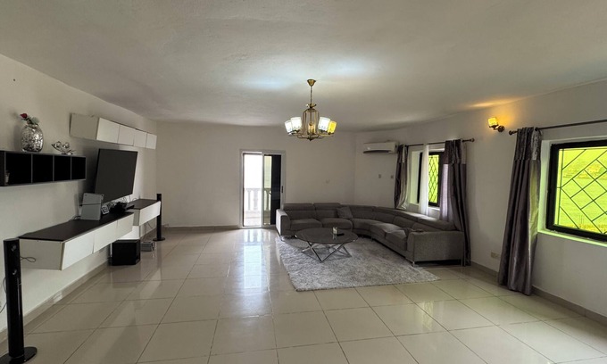Freetown Apartment | Spacious 3-bedroom apartment with WiFi, AC in beautiful Freetown
