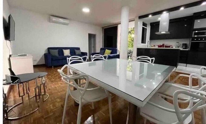 Chacao Apartment | Spacious 3-bedroom apartment with AC, WiFi in charming Caracas