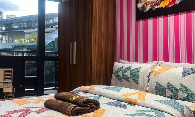 Downtown Apartment | Spacious 3-bedroom apartment with WiFi, fitness room in vibrant Makati