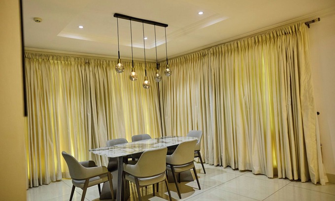 Ikoyi Apartment | Spacious 3-bedroom apartment with AC, fitness room in delightful Lagos