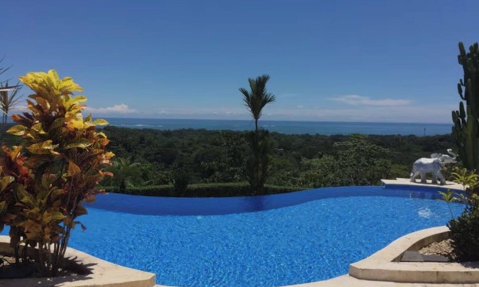 Los Angeles Chires House | Spacious 3-bedroom house with Ocean View-Large Pool-Gated Development-WiFi-AC
