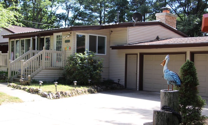 Friendship Cottage | Spacious 3 Bedroom Home