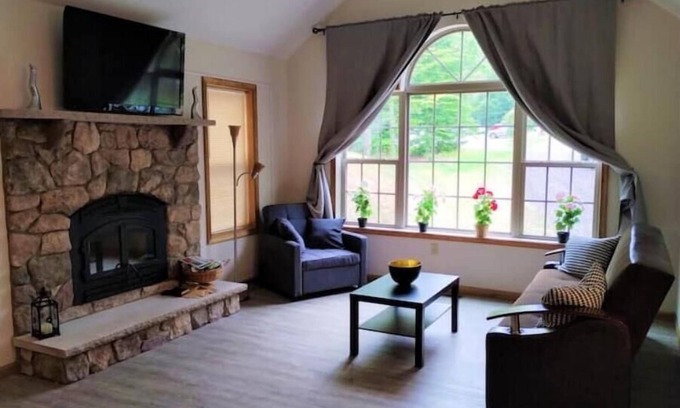 Blakeslee House | Spacious 3-bedroom house in the Poconos.