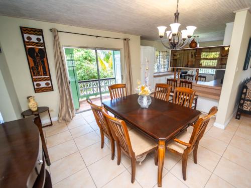 Regency Park House | Spacious 3-Bedroom Home - Regency Park