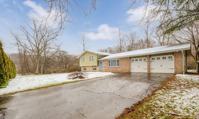 Lake Michigan Beach House | Spacious 3 bedroom home close to lake Michigan