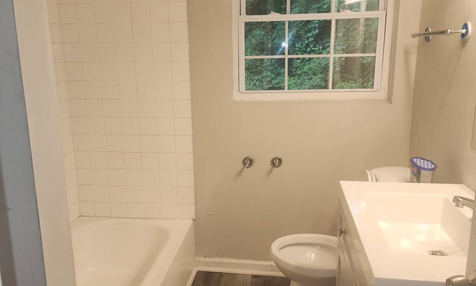 Church Street House | Spacious 3-Bedroom House in Atlanta