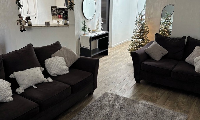 Biggs Field House | Spacious 3-bedroom house with WiFi and AC