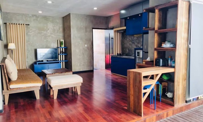 Imam Bonjol Apartment | Spacious 3-Bedroom House with Easy Access