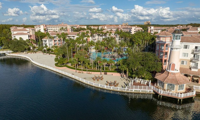 Williamsburg Condo | Spacious 3 bedroom, Marriott Grande Vista, lakeside resort.