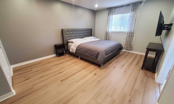 Halton Regional Municipality House | Spacious 3 bedroom Semi-detachednMinutes to GO station and storesnFree Parking