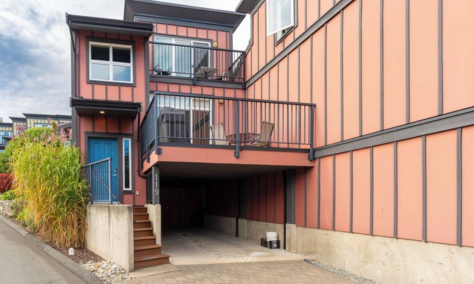 Sooke House | Spacious 3 Bedroom Townhome, Sooke, BC