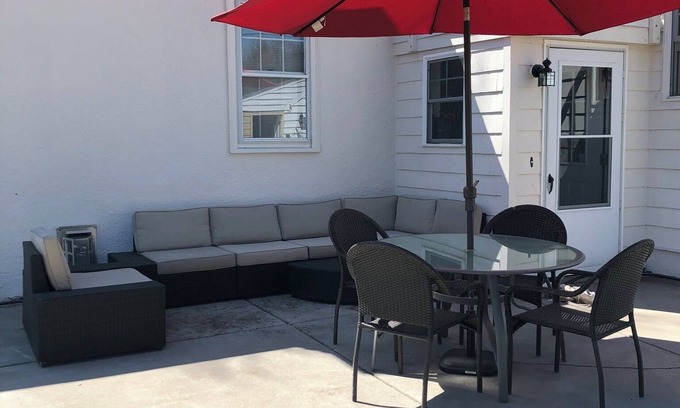 St. Anthony House | Spacious 3-bedroom house in peaceful neighborhood - WiFi, AC, full kitchen