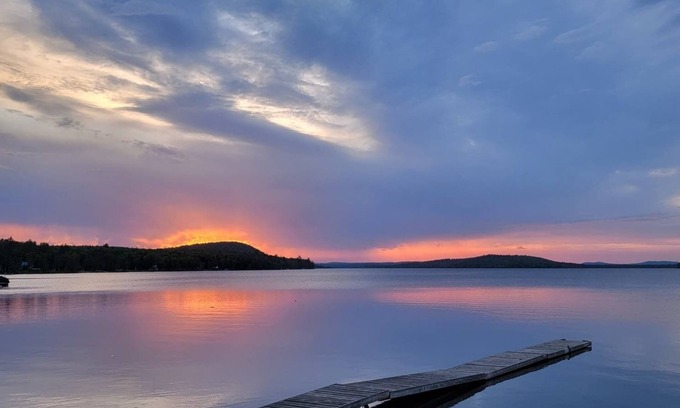 Portage Lake House | Spacious 3-bedroom house with private access to the lake