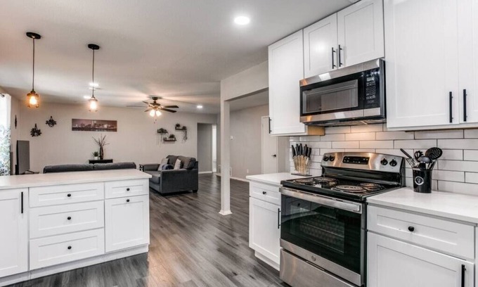 Shady Shores House | Spacious 3 bedroom house with Beautiful Kitchen