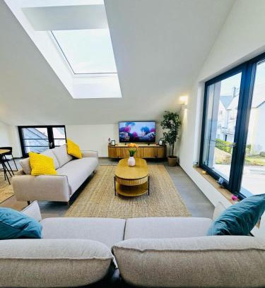 Schuttrange Apartment | Spacious 3 bedroom with large terrace and parking-SHUT1