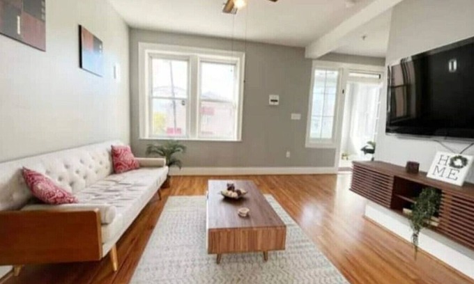 North Bergen Apartment | Spacious 3 br 1 bath close to NYC - FREE Parking